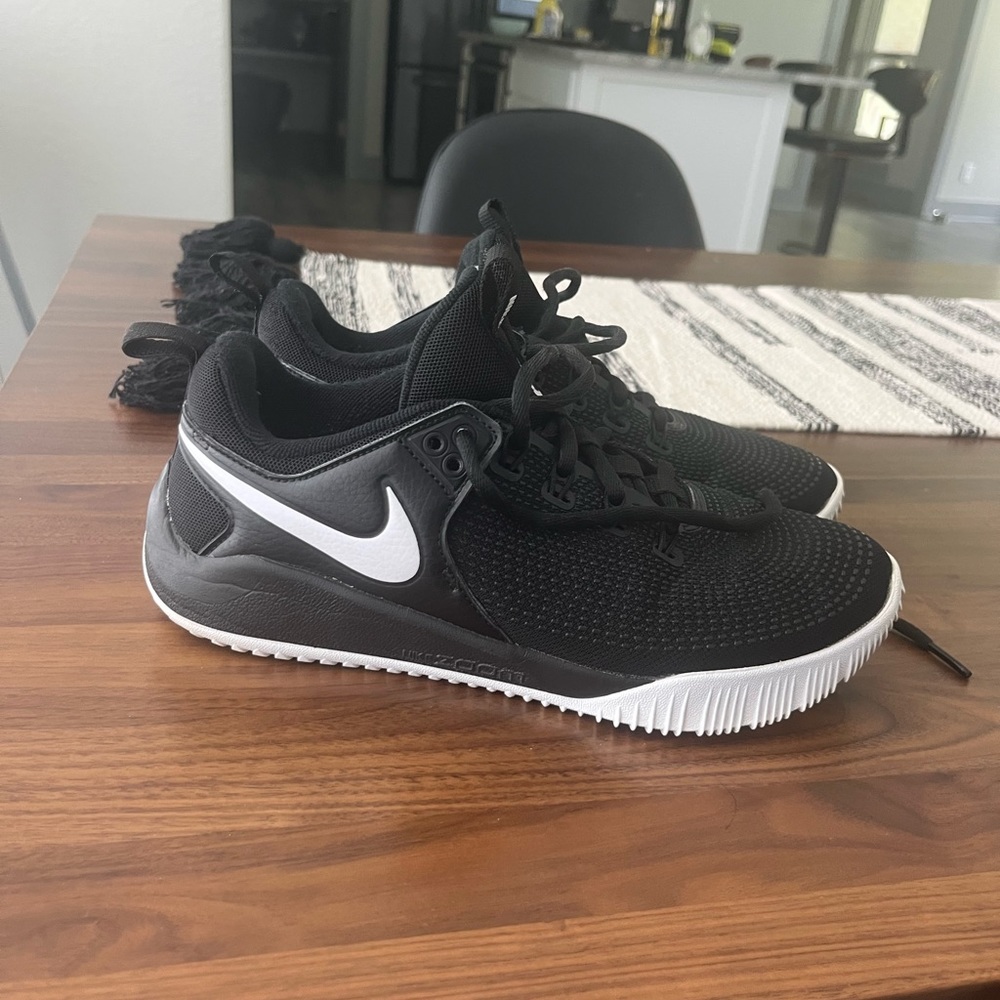 Nike Zoom HyperAce 2
Women's Volleyball Shoe